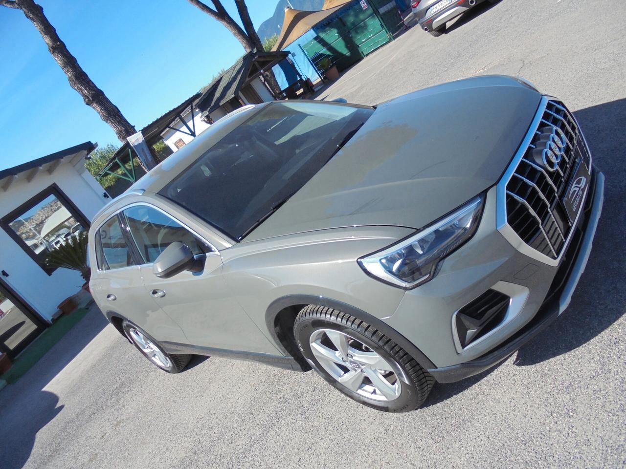 Audi Q3 35 TDI S tronic Business Advanced