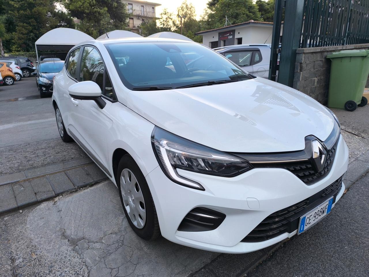 Renault Clio full Hybrid e-tech 140cv 5p automatica