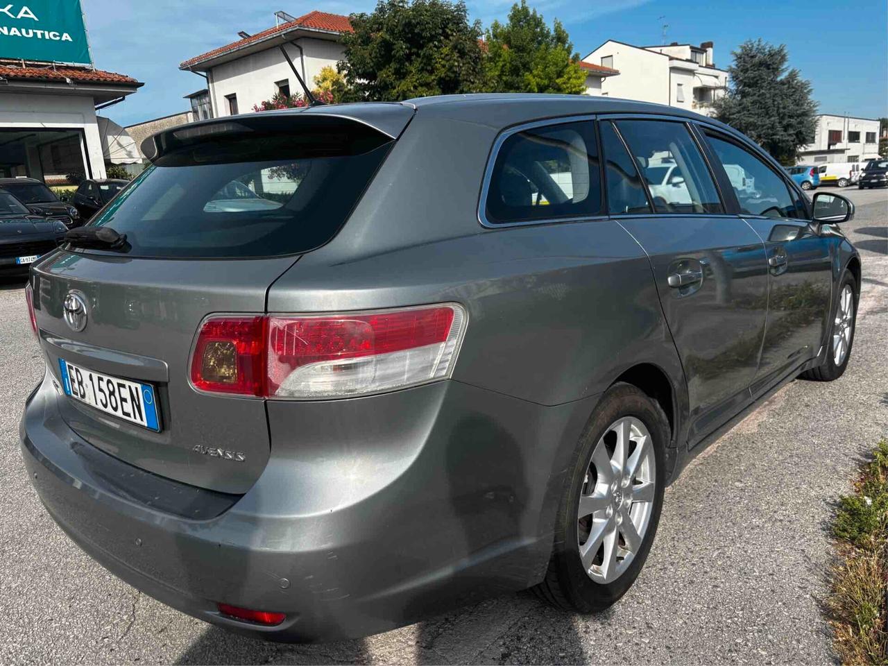 Toyota Avensis 2.2 D-4D Wagon Sol