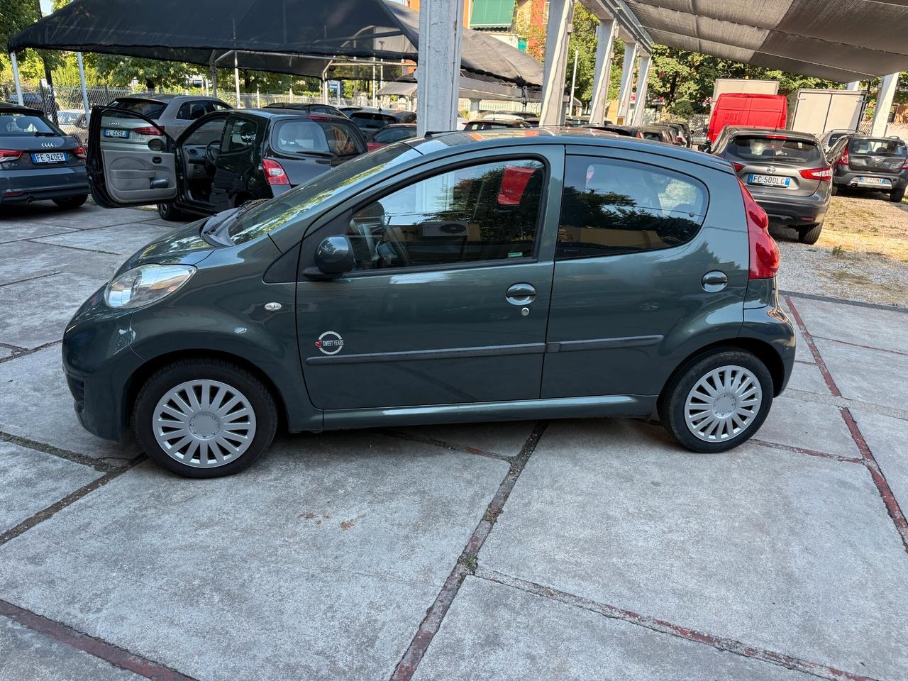 Peugeot 107 1.0 68CV 5p. Sweet Years OK PER NEOPATENTATI