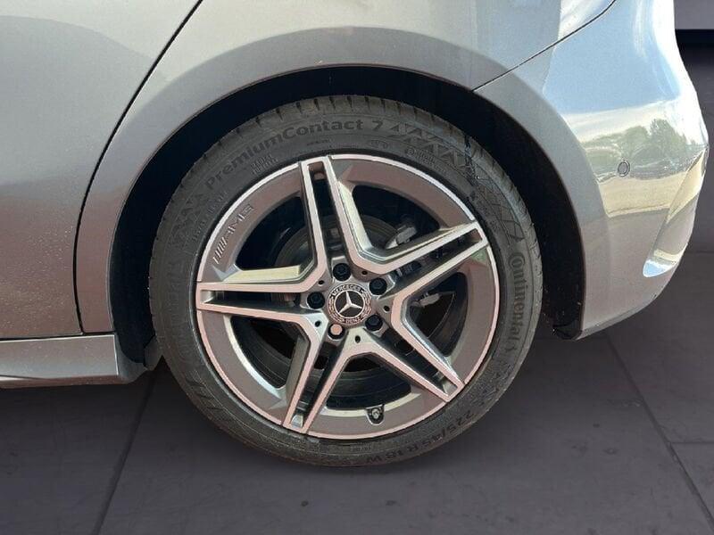 Mercedes-Benz Classe A - W177 2023 A 180 AMG Line Premium auto