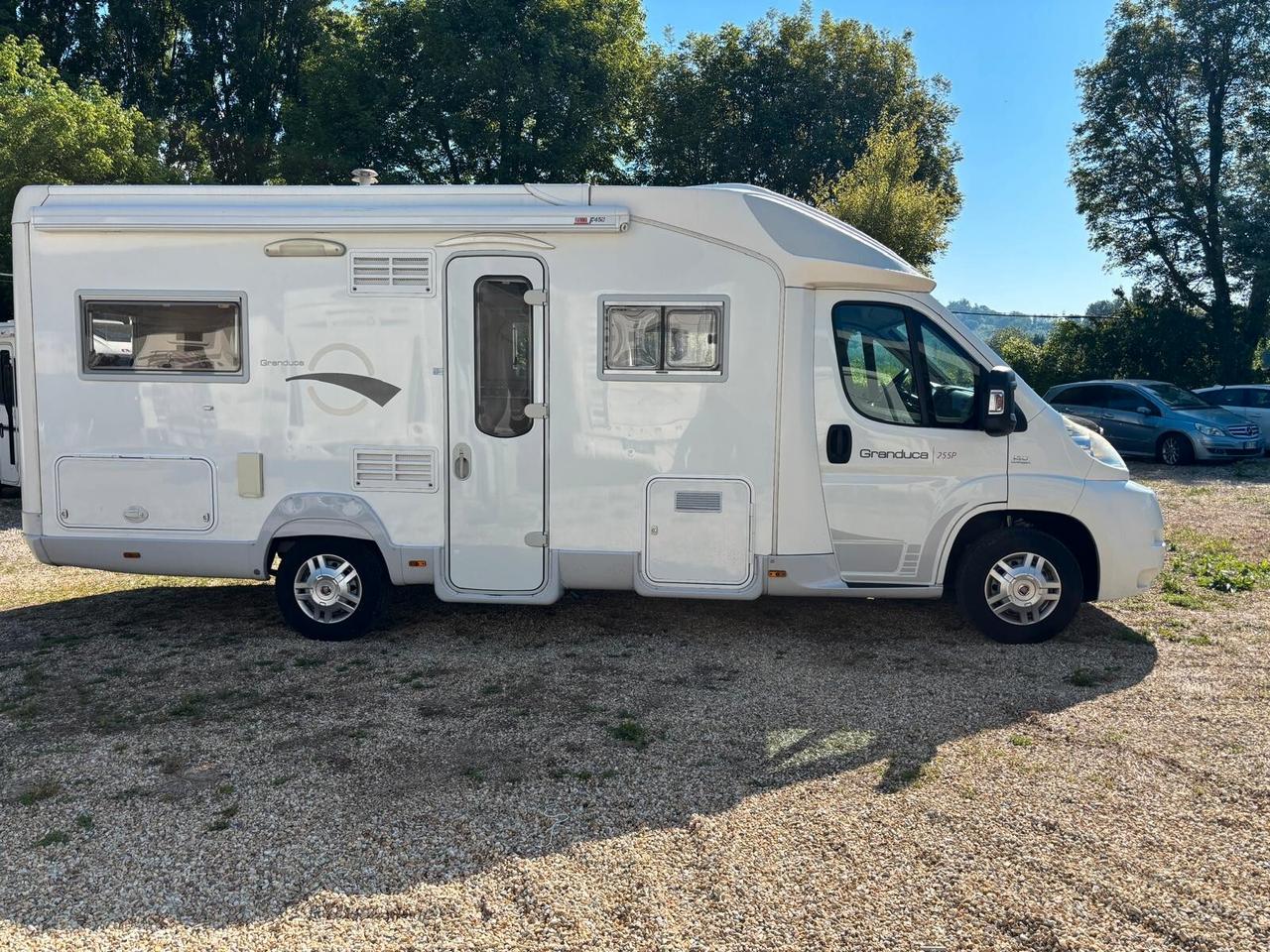 Roller Team Granduca 255P camper