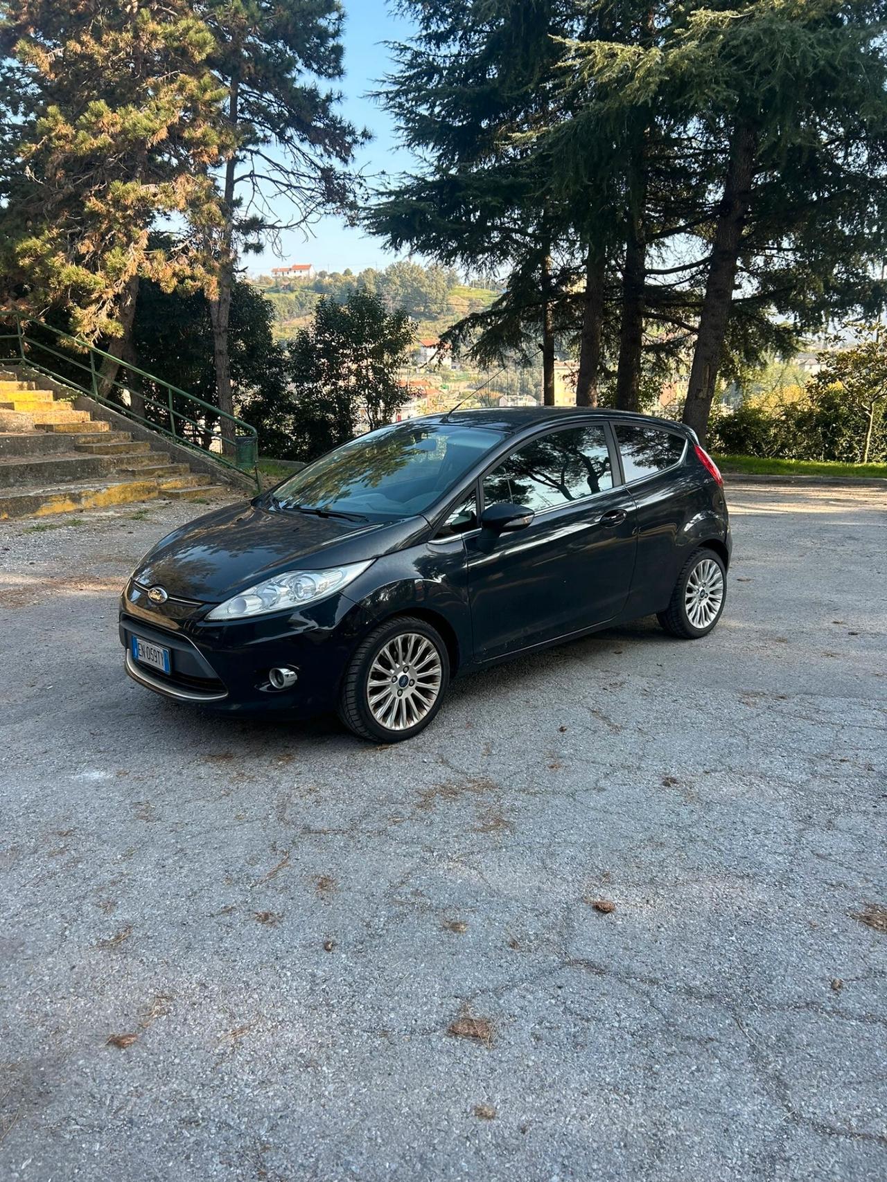 Ford Fiesta 1.4 TDCi 70CV 3 porte Titanium