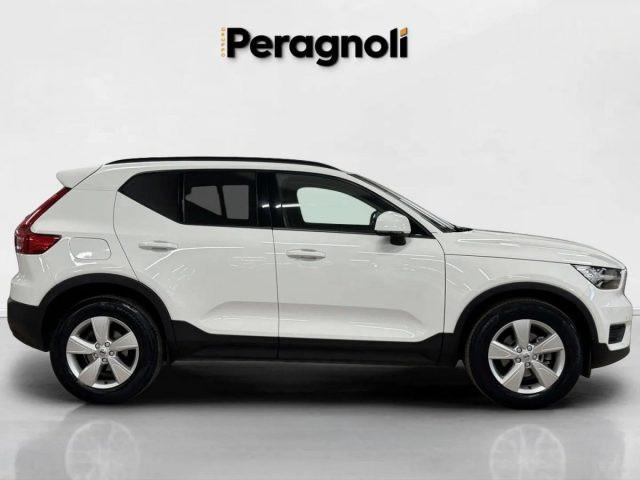 VOLVO XC40 T3 MOMENTUM CORE AUTOMATICA