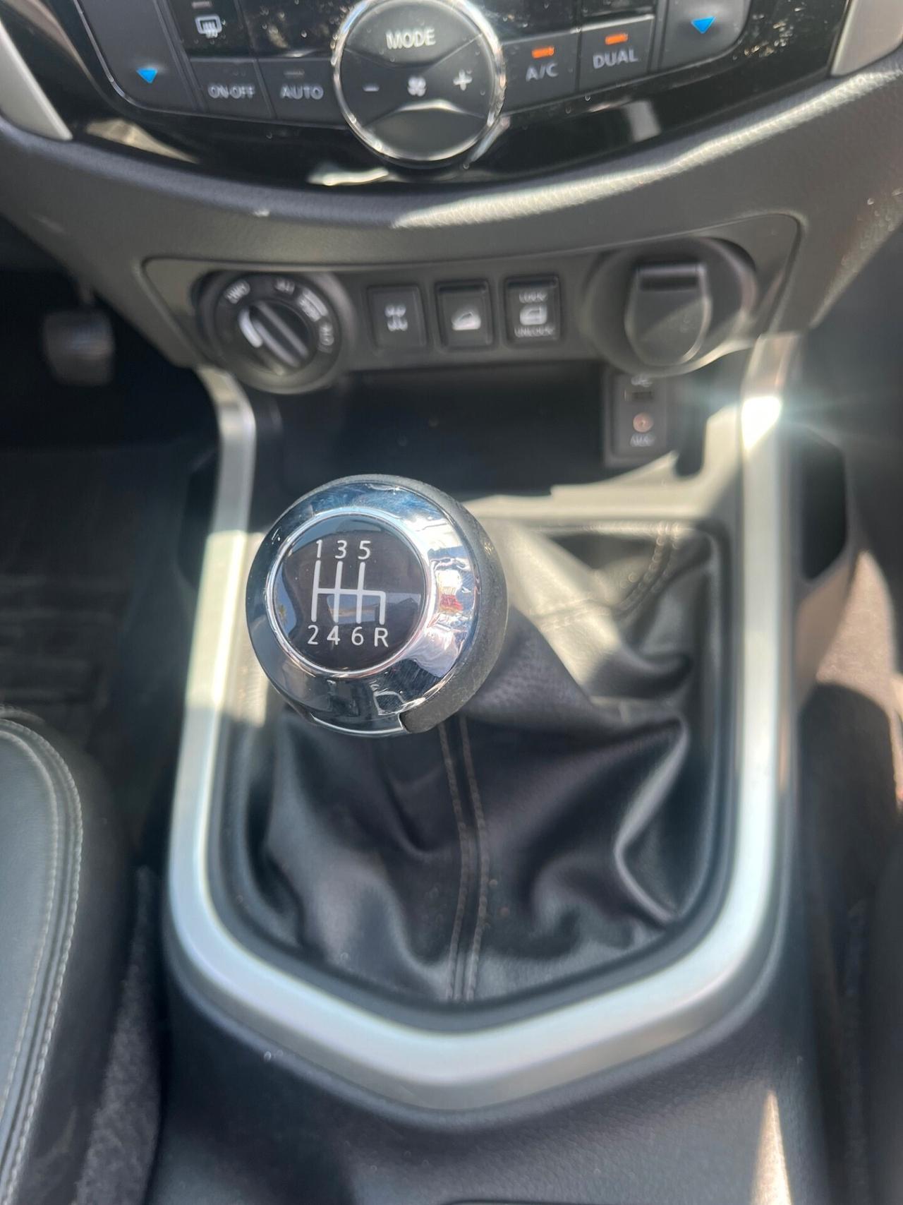 Nissan Navara 2.3 dCi 4WD Double Cab N-Connecta