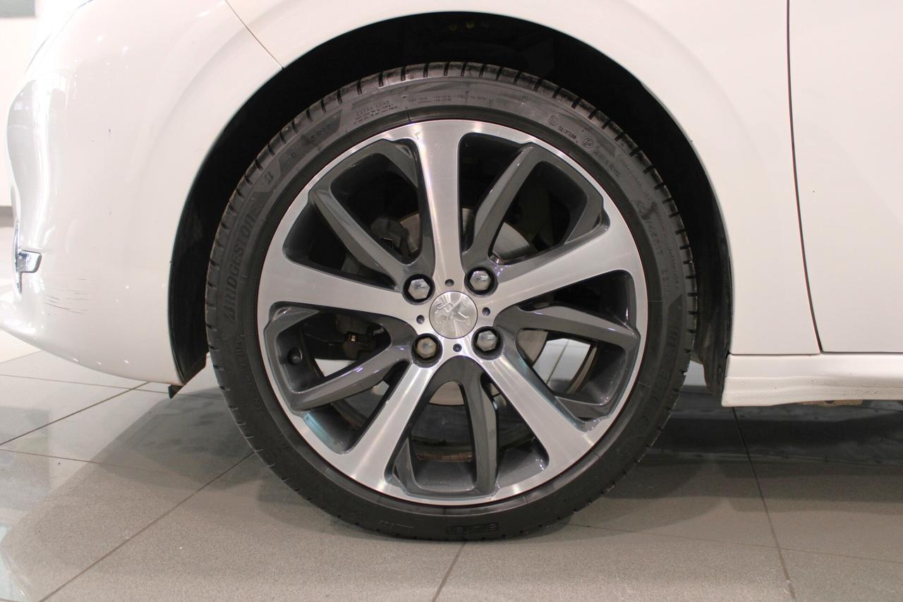 PEUGEOT 208 1.6 HDi Allure - 2015