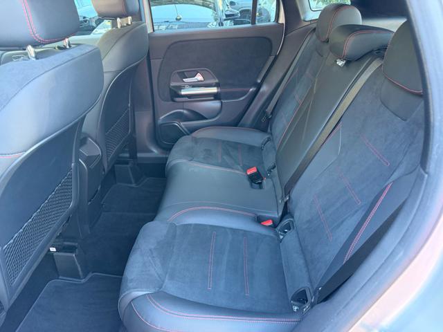 MERCEDES-BENZ GLA 200 d Automatica AMG Premium