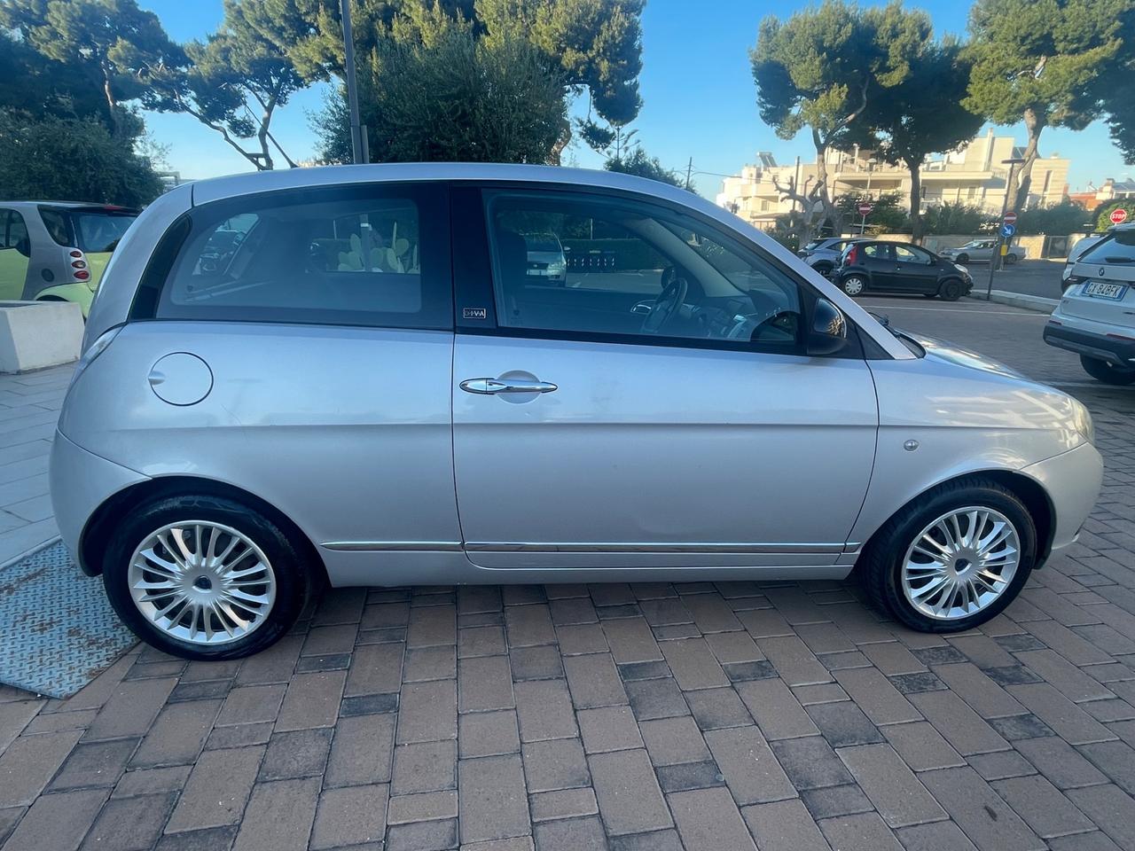 Lancia Ypsilon 1.4 Unyca Ecochic GPL 77 cv