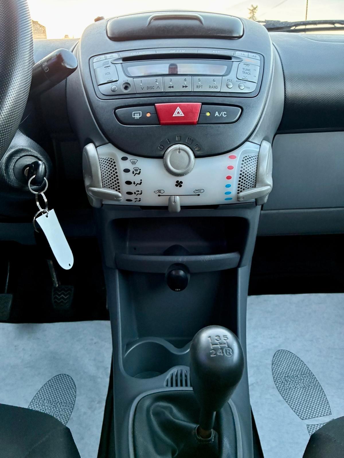 Toyota Aygo 1.0 12V VVT-i 5 porte Deep Ocean Connect MMT