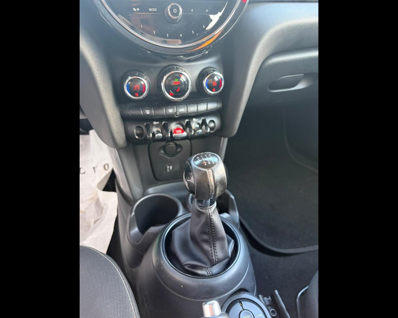 MINI Mini IV F55 2021 5p - Mini 5p 1.5 One Classic 75cv