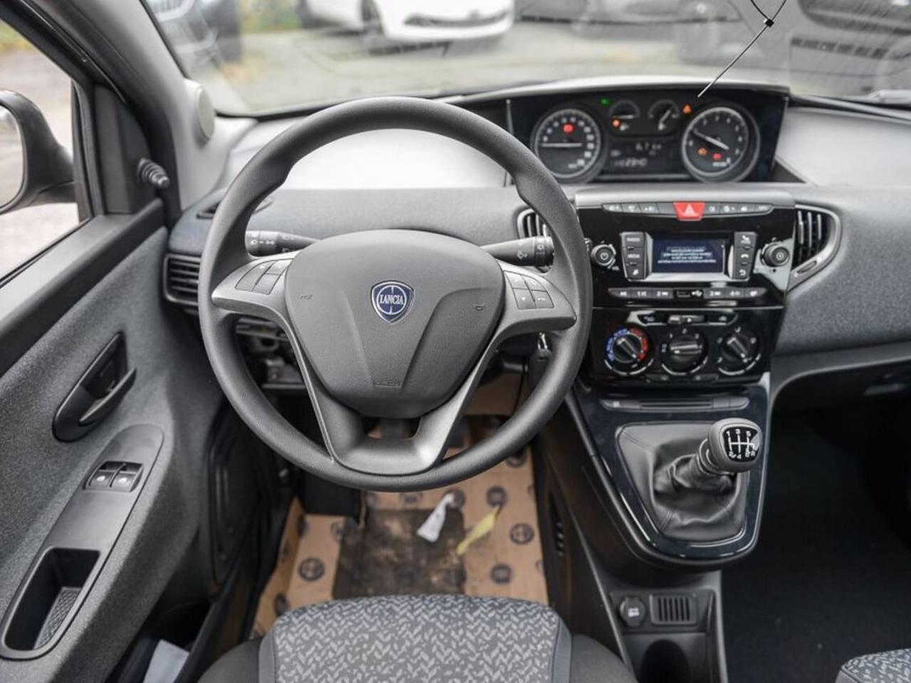 LANCIA Ypsilon III 2021 - Ypsilon 1.0 firefly hybrid Silver s&s 70cv