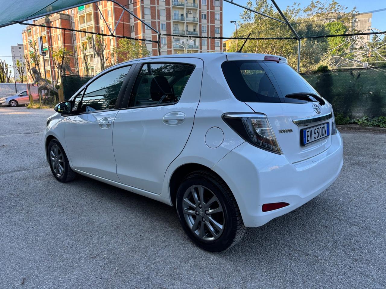 Toyota Yaris 1.4 D-4D 5 porte Lounge OK NEOPATENTATI