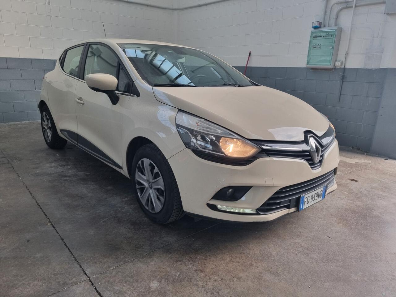 Renault Clio TCe 12V 90CV Start&Stop 5 porte Energy Intens