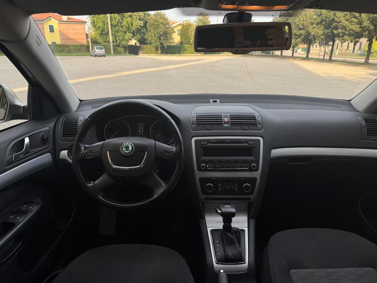Skoda Octavia 1.6 TDI CR F.AP. DSG Wagon Elegance