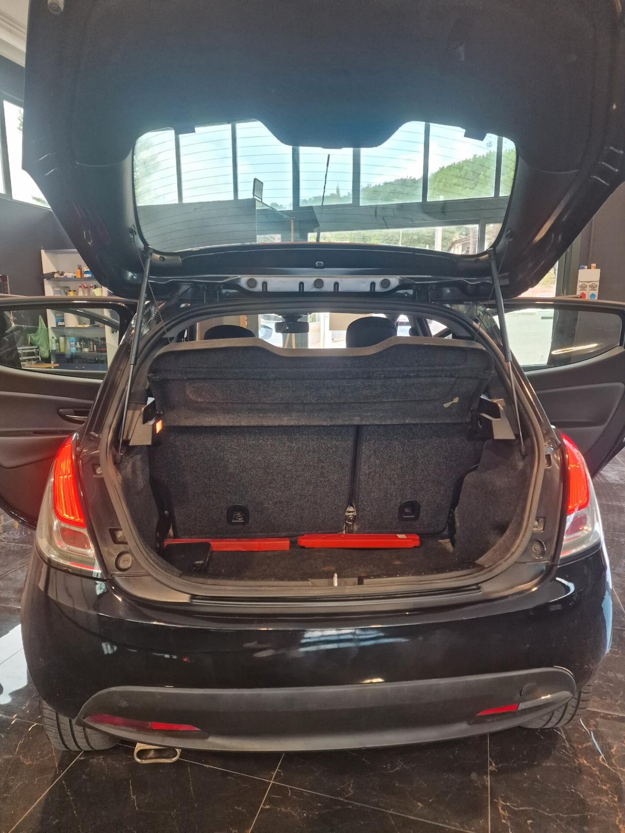 Lancia Ypsilon 1.3 MJT 50 mila chilometri