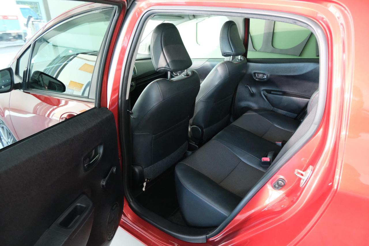 Toyota Yaris 5 Porte YARIS 1.4 D-4D LOUNGE