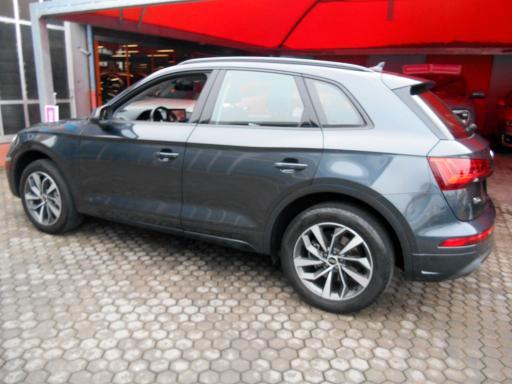 Audi Q5 40 2.0 tdi IBRIDA 12V 4x4+TETTO APR. con iva 22%