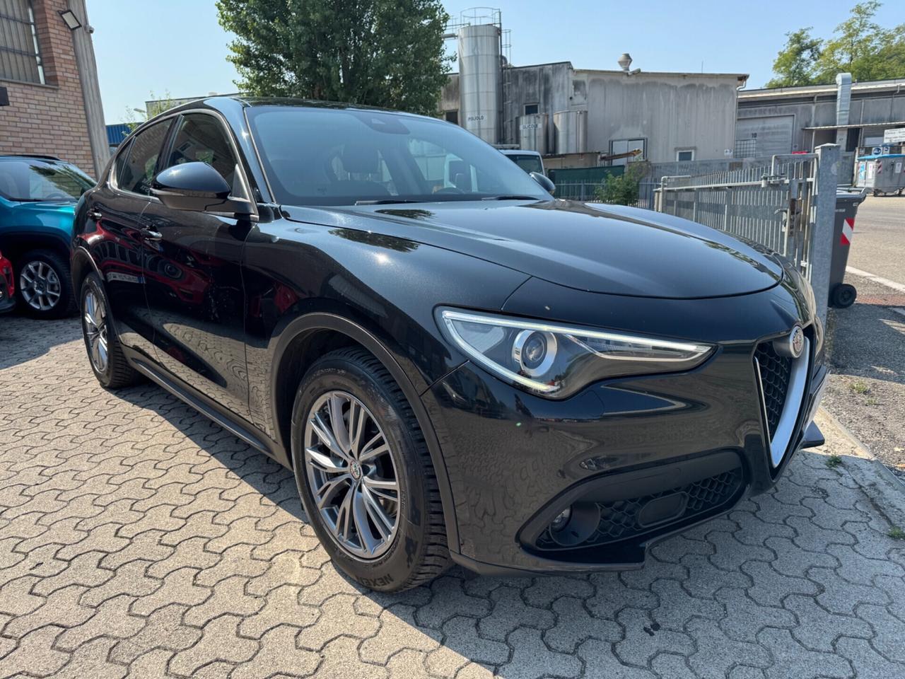 Alfa Romeo Stelvio 2.2 Turbodiesel 180 CV AT8 RWD Business