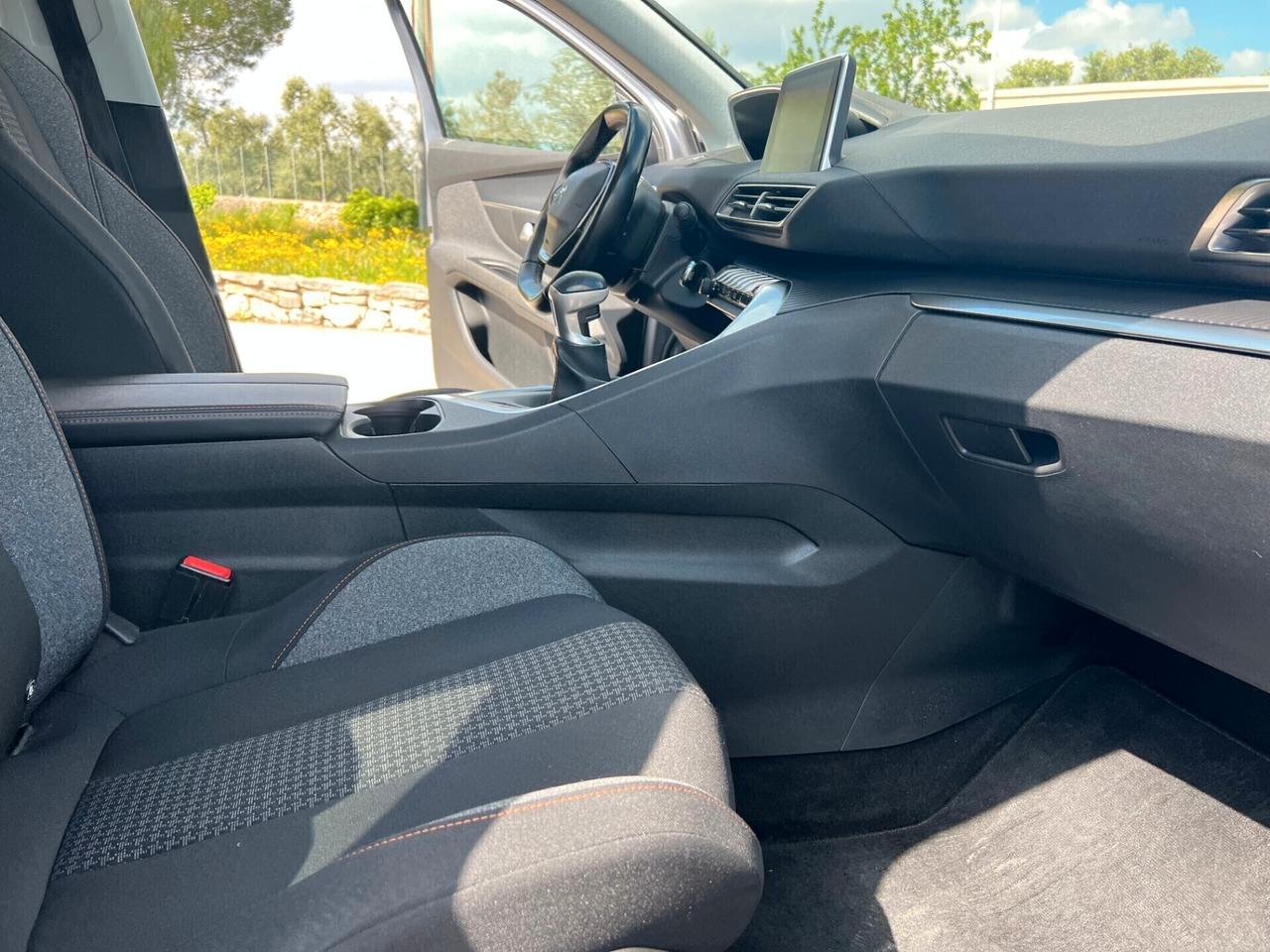 Peugeot 3008 BlueHDi 130 S&S Business