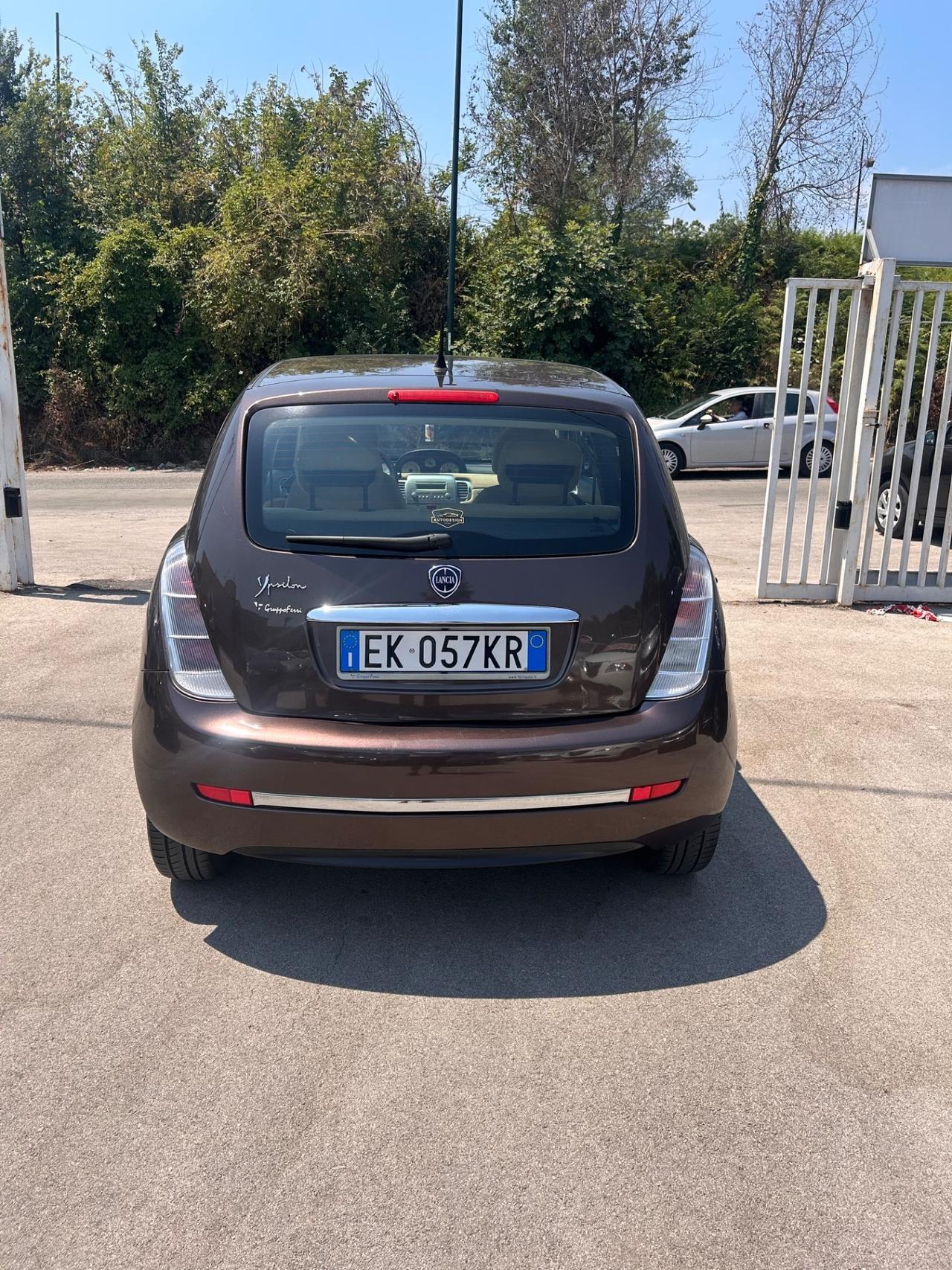 Lancia Ypsilon 1.2 69 CV 5 porte S&S Silver
