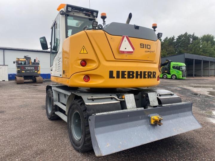 Liebherr  910 Compact Litronic,