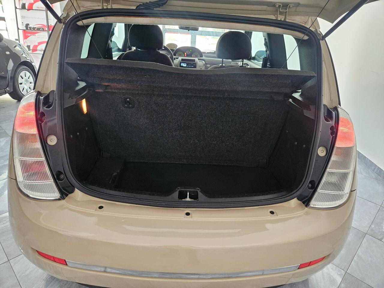 Lancia Ypsilon 1.4 16V Oro Plus