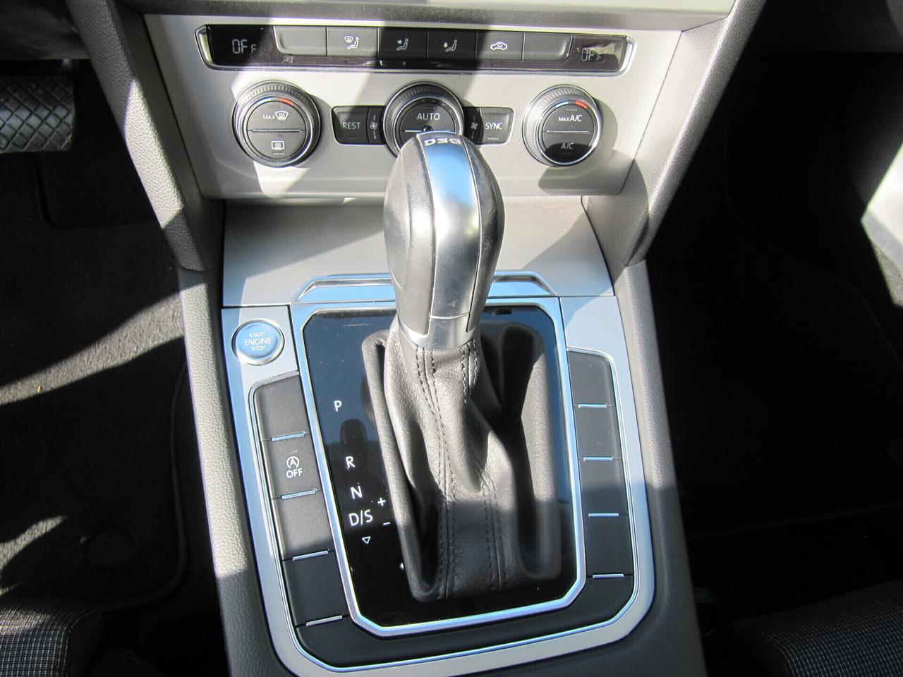 Volkswagen Passat Variant 1.6 TDI SCR DSG Business BMT - automatico