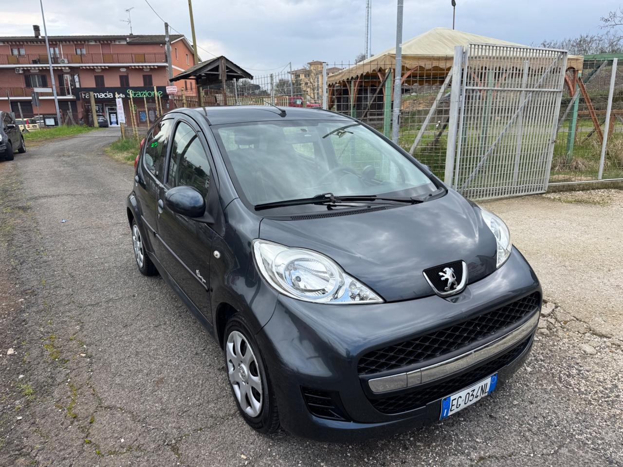 Peugeot 107 1.0 68CV 5p. Sweet Years 2Tronic NEOPATENTATI