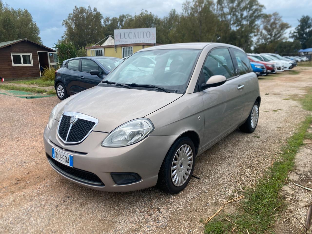 LANCIA YPSILON 1. ANNO 2008 ADATTA NEOPATENTATI
