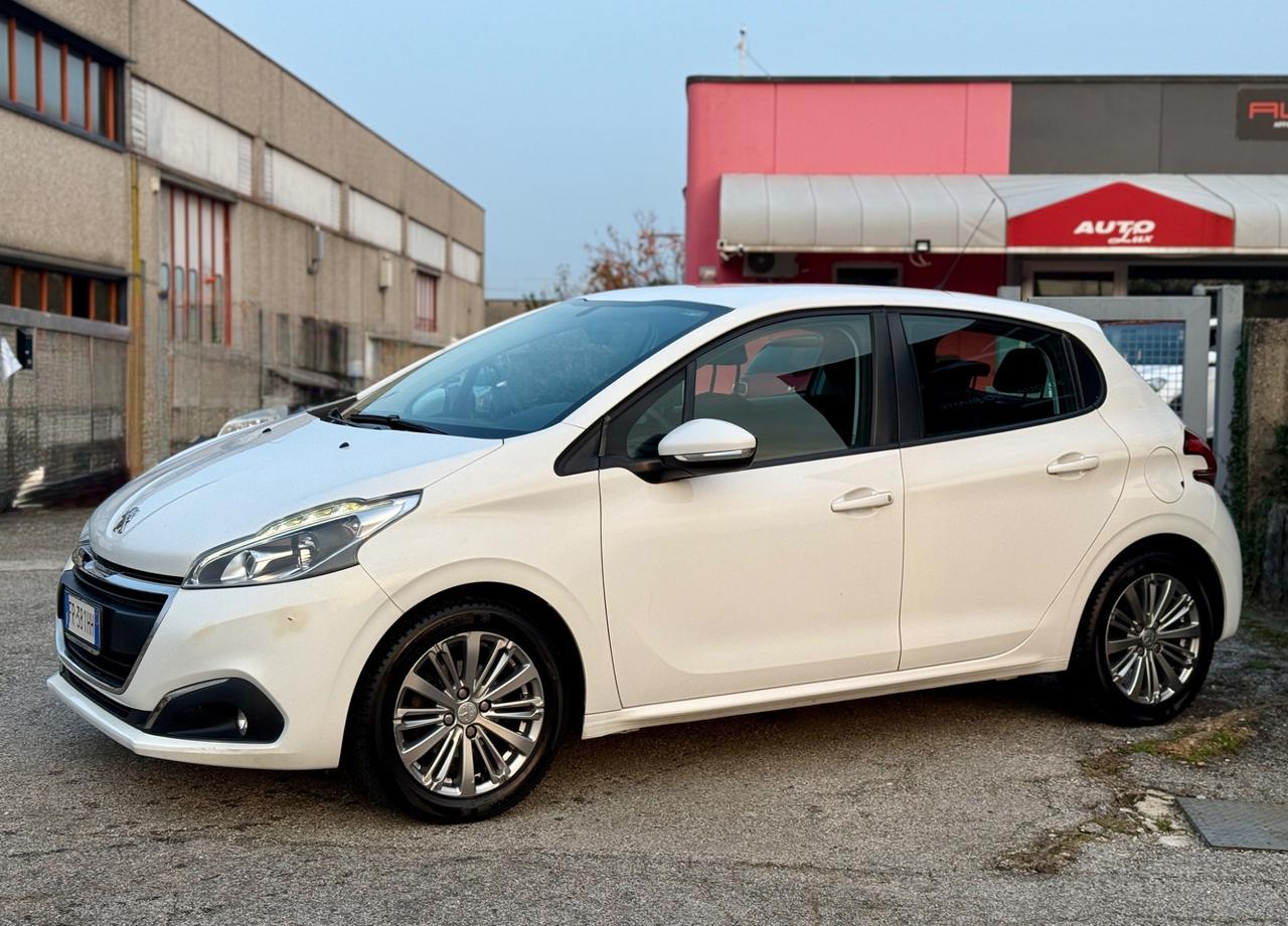 Peugeot 208 1.2i Benzina 82CV 5PT NEOPATENTATI 117.000KM