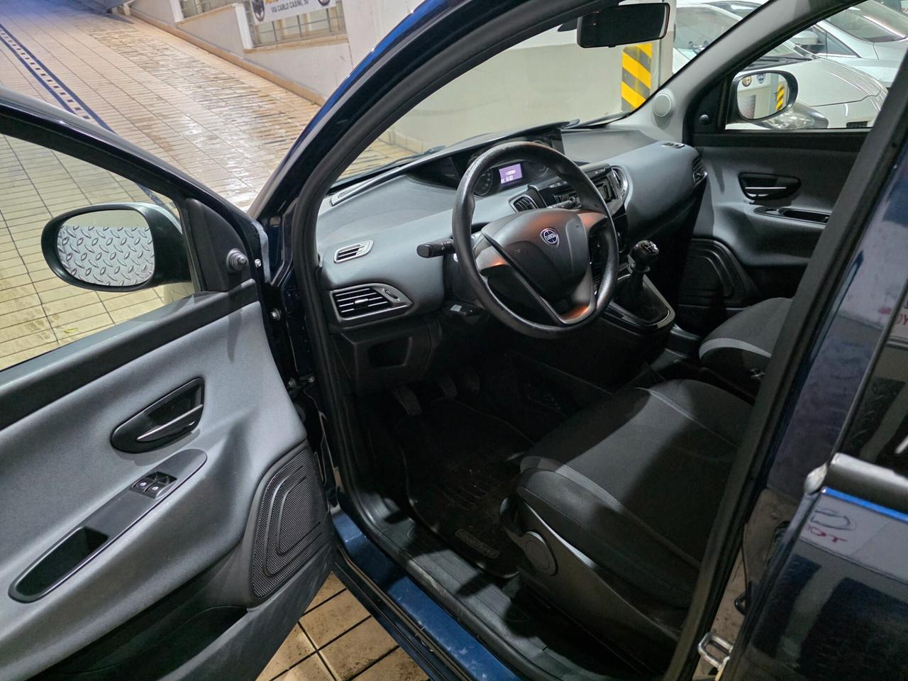 Lancia Ypsilon 1.2 69 CV 5 porte Gold