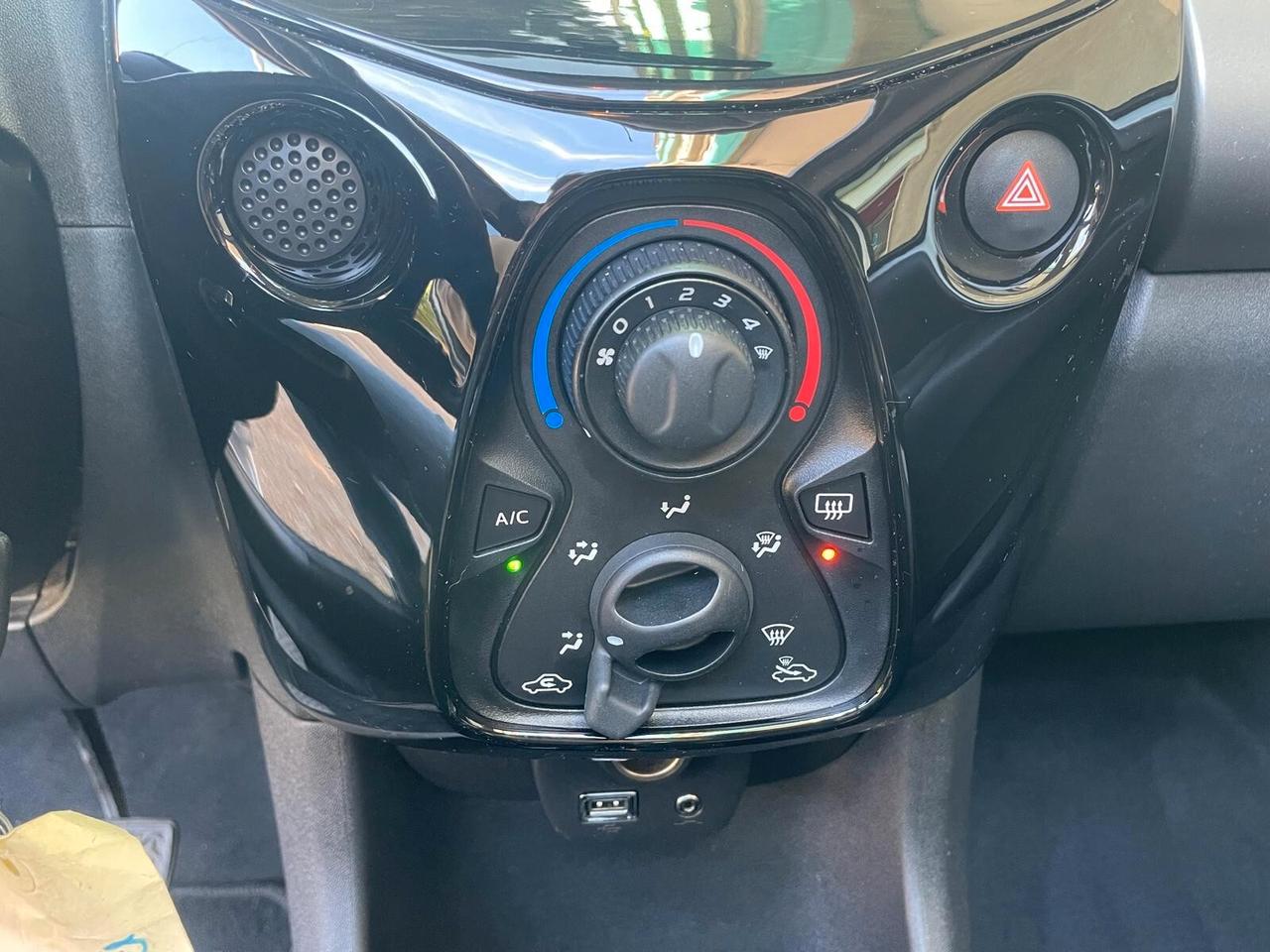 Peugeot 108 VTi 68 5 porte Allure TOP!