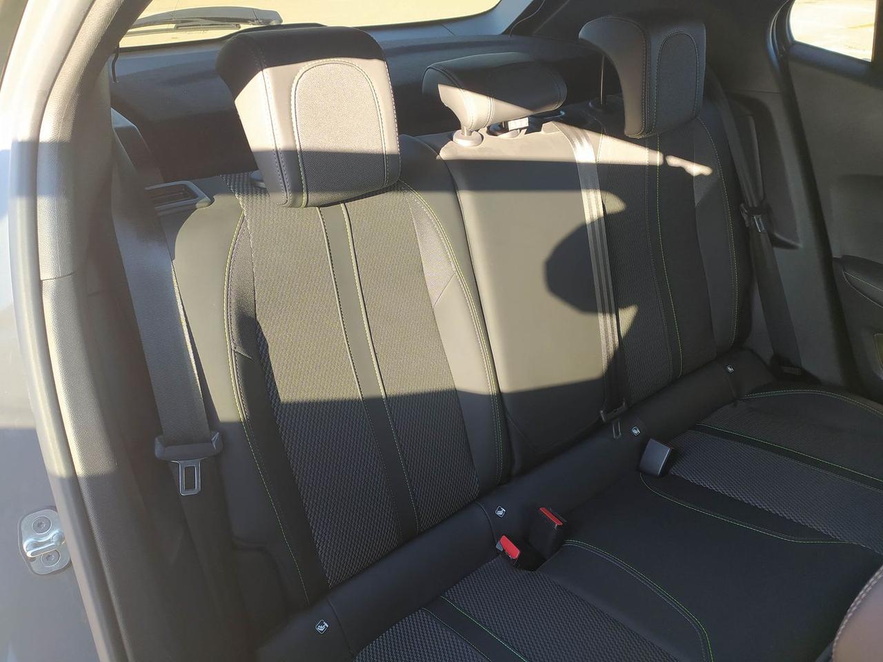 Peugeot 2008 GT e-2008 156 #8105