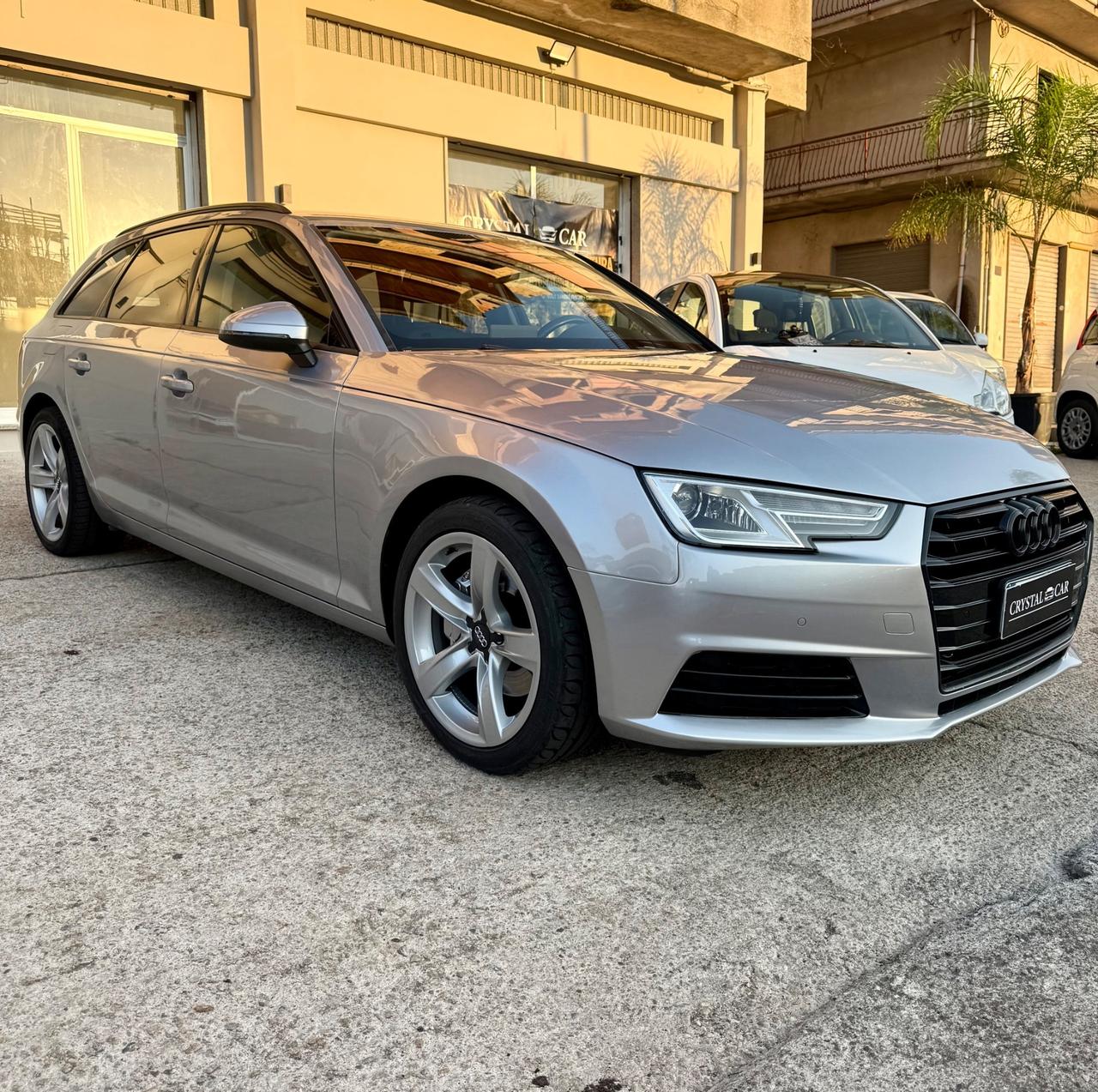 Audi A4 Avant 2.0 TDI 190CV ultra S tronic Design
