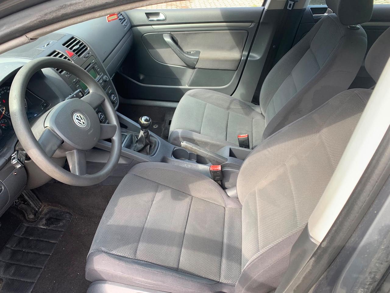 Volkswagen Golf 1.6 16V FSI 5p. Sportline