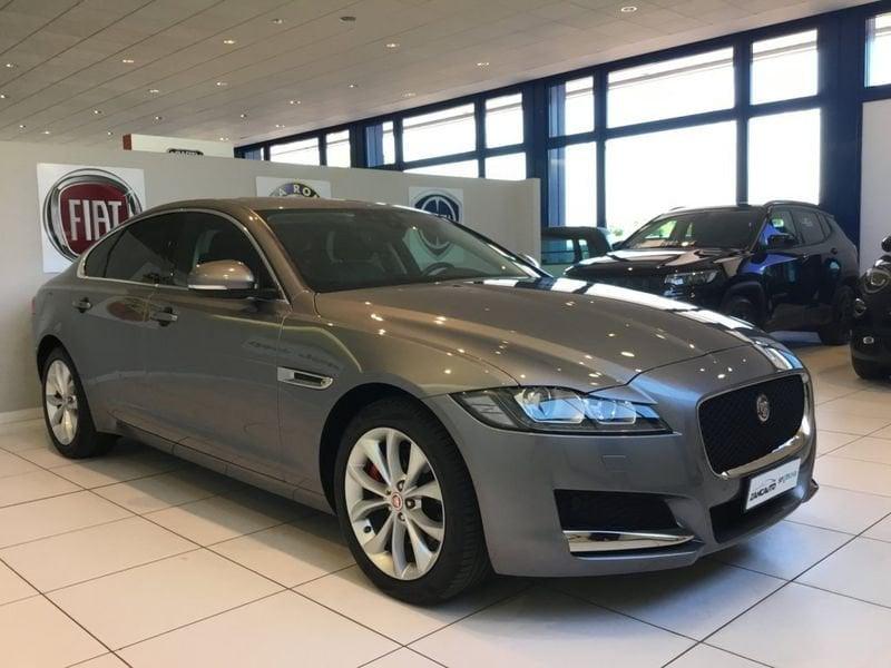 Jaguar XF 2.0 D 180 CV Prestige