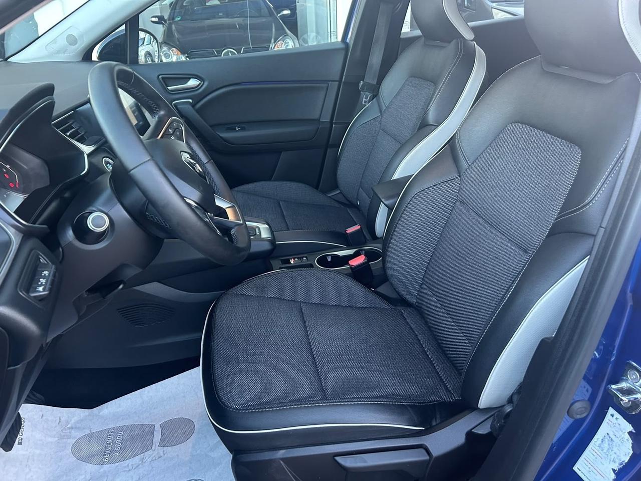 Renault Captur Plug-in Hybrid E-Tech 160 CV Initiale Paris