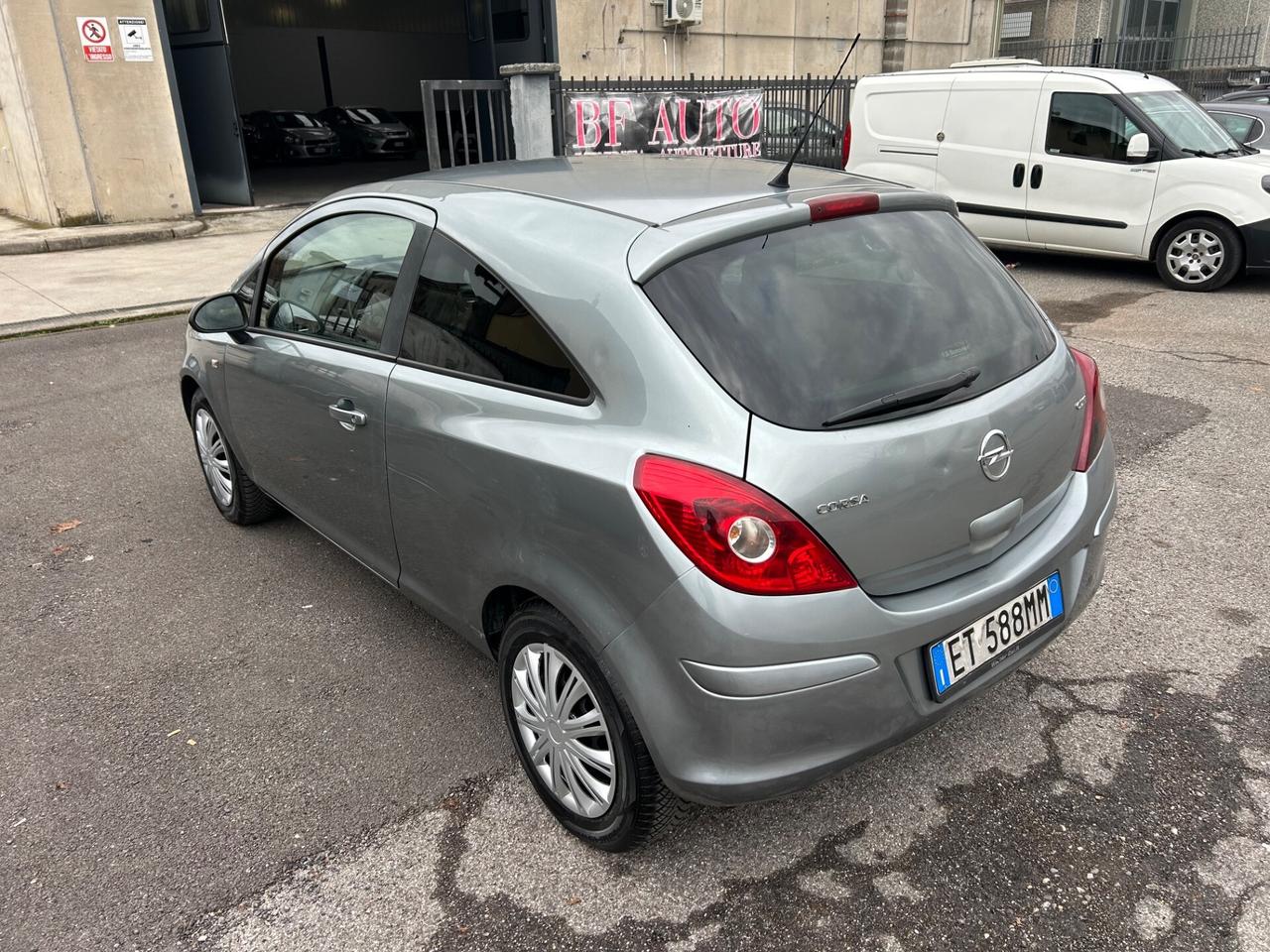 Opel Corsa 1.3 Diesel 75cv euro5