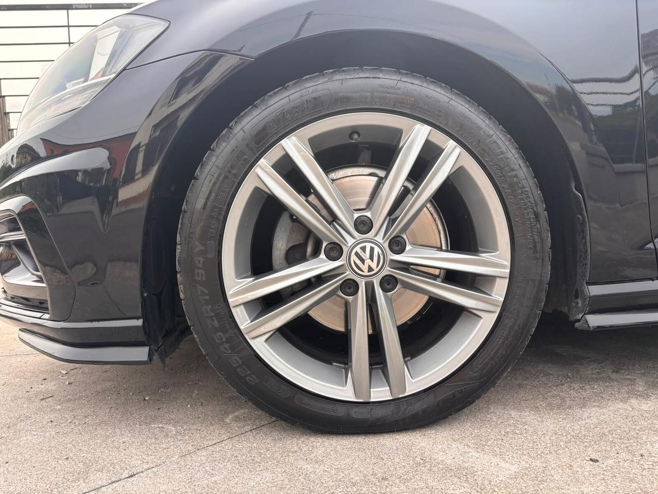 Volkswagen Golf 1.6 TDI 115 CV 5p. R LINE