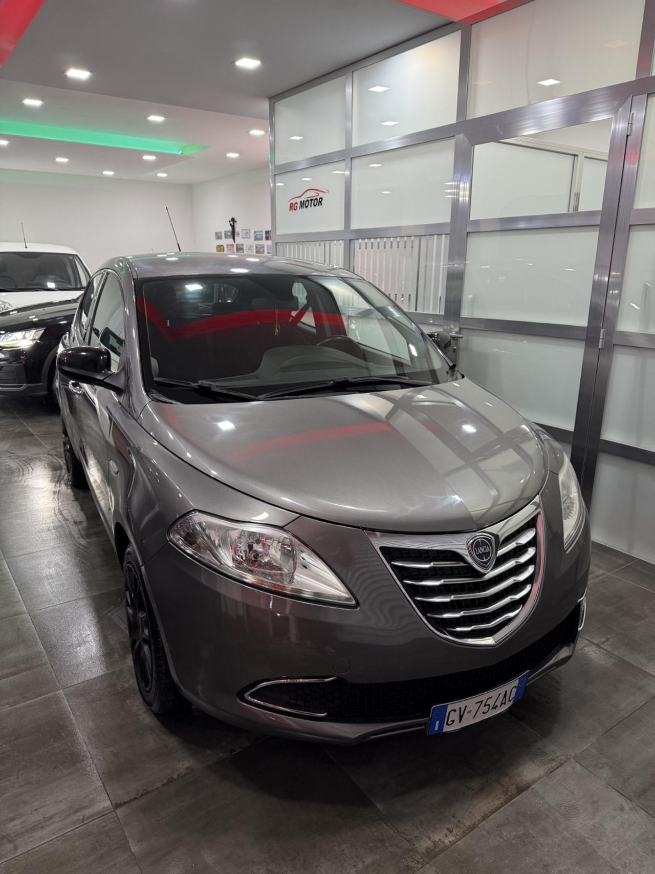 Lancia Ypsilon 1.2 69 CV 5 porte Gold