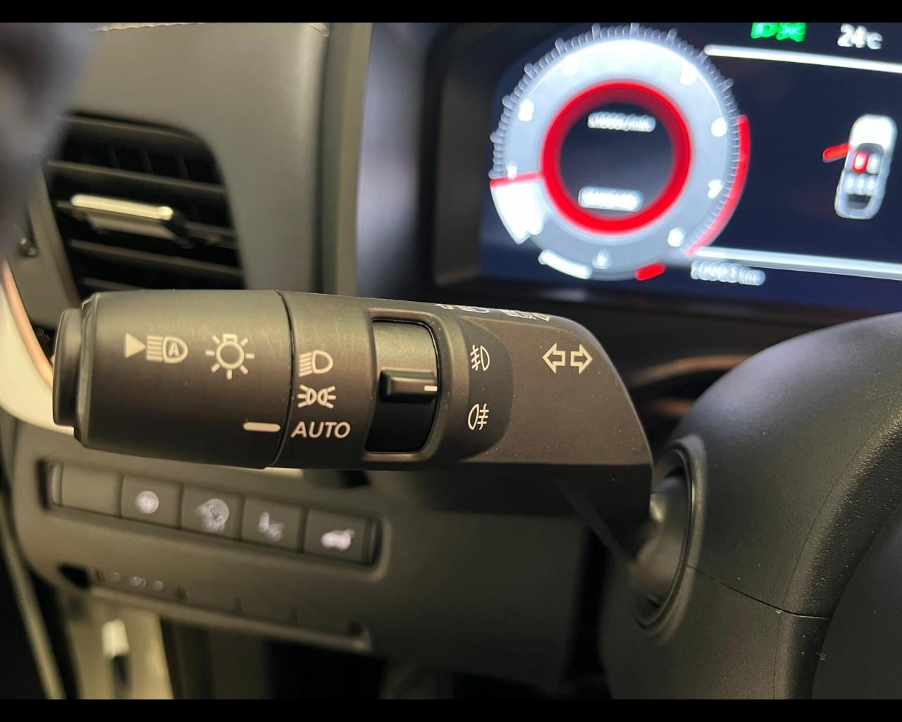 NISSAN QASHQAI TEKNA MHYB 140CV