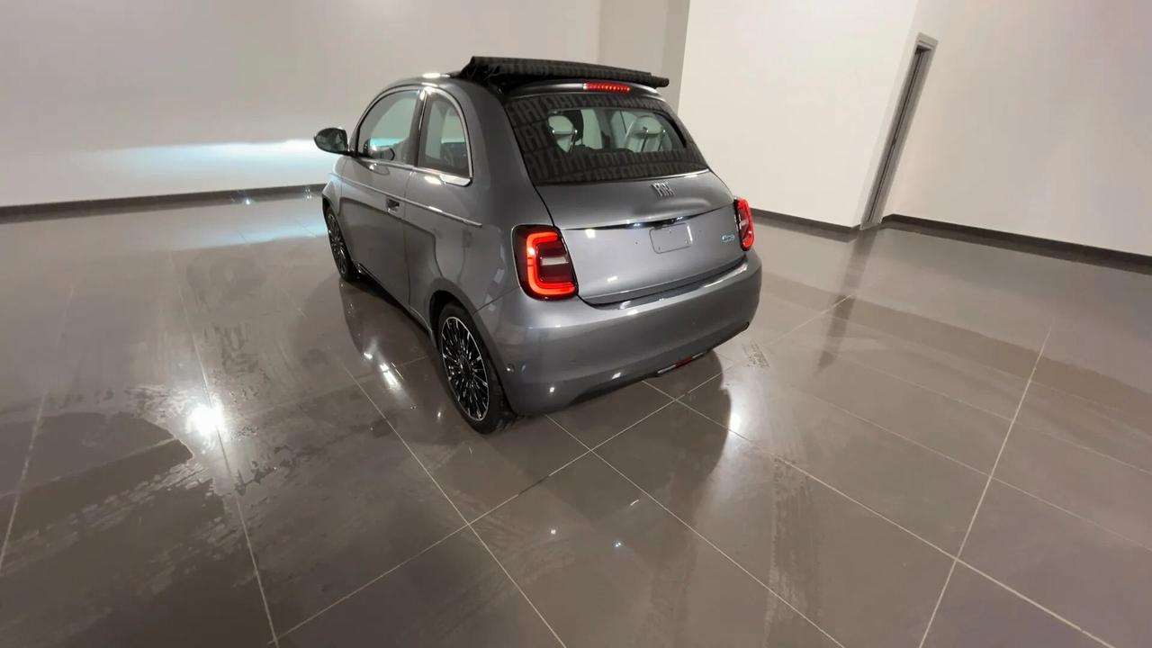 Fiat 500 500e Cabrio 42 kWh La Prima