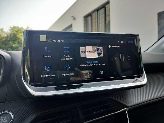 Peugeot 208 motore elettrico 136 CV Allure