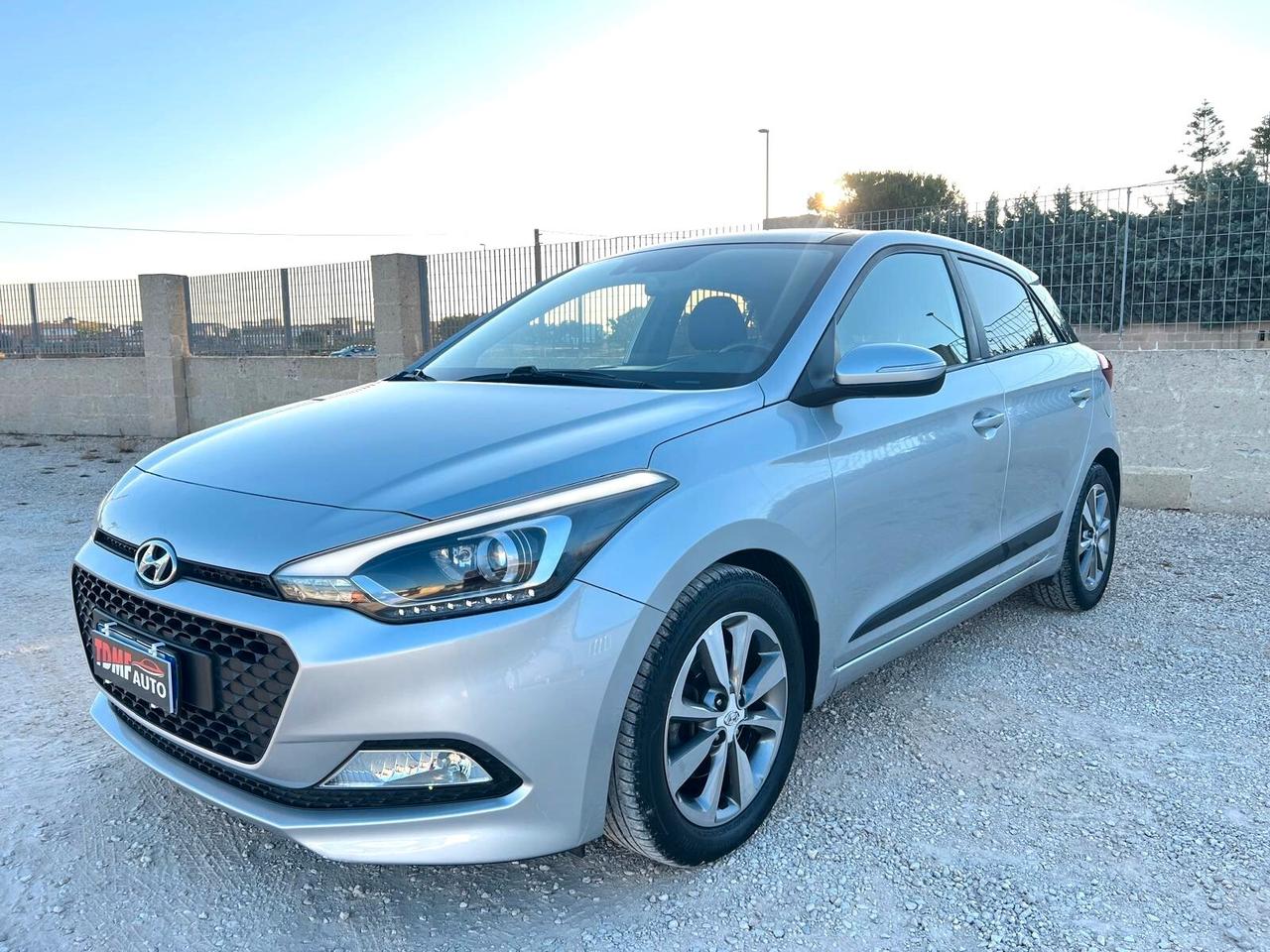 Hyundai i20 1.1 DIESEL 5 PORTE TETTO APRIBILE