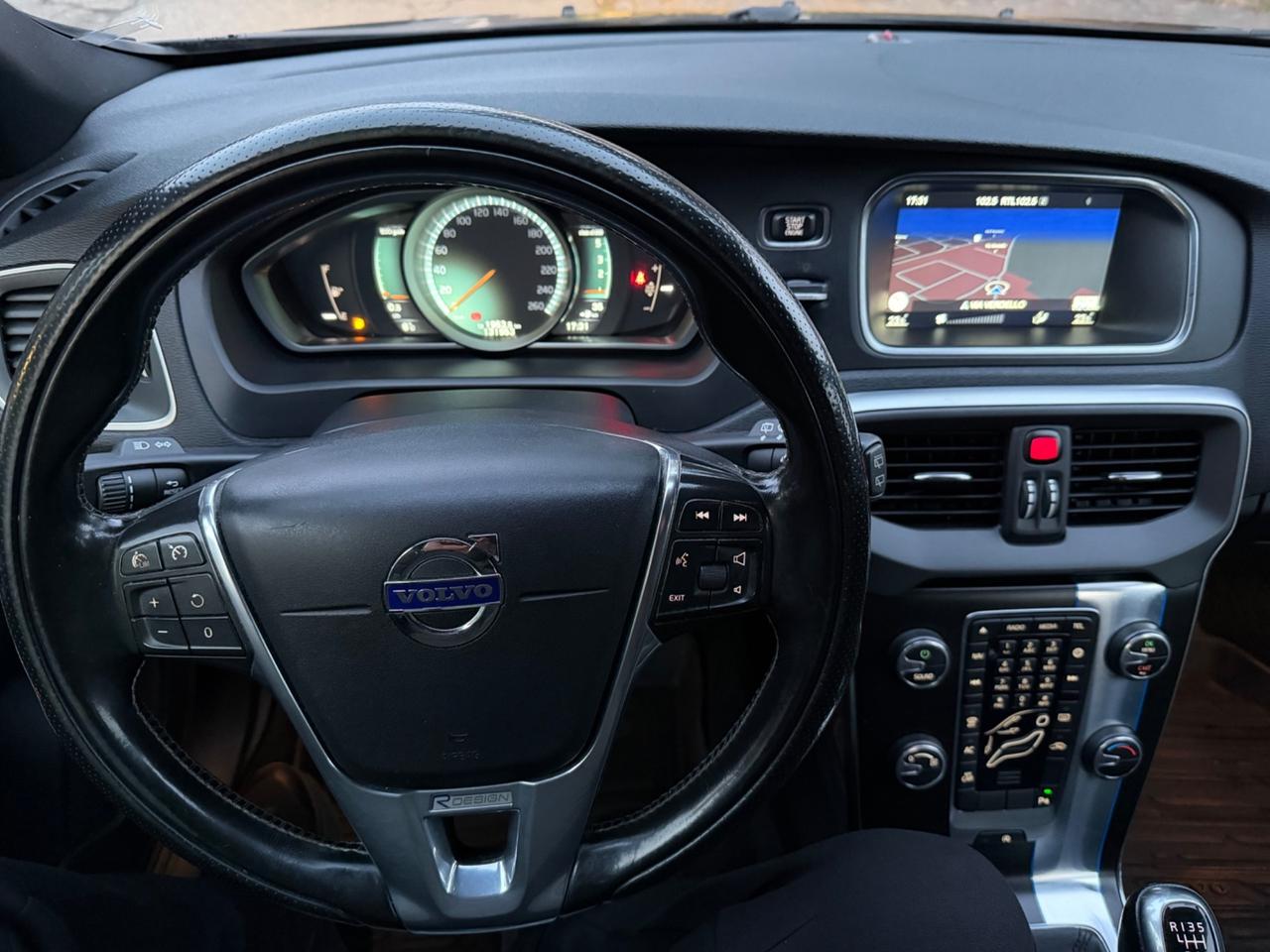 Volvo V40 D2 1.6 R-design Kinetic