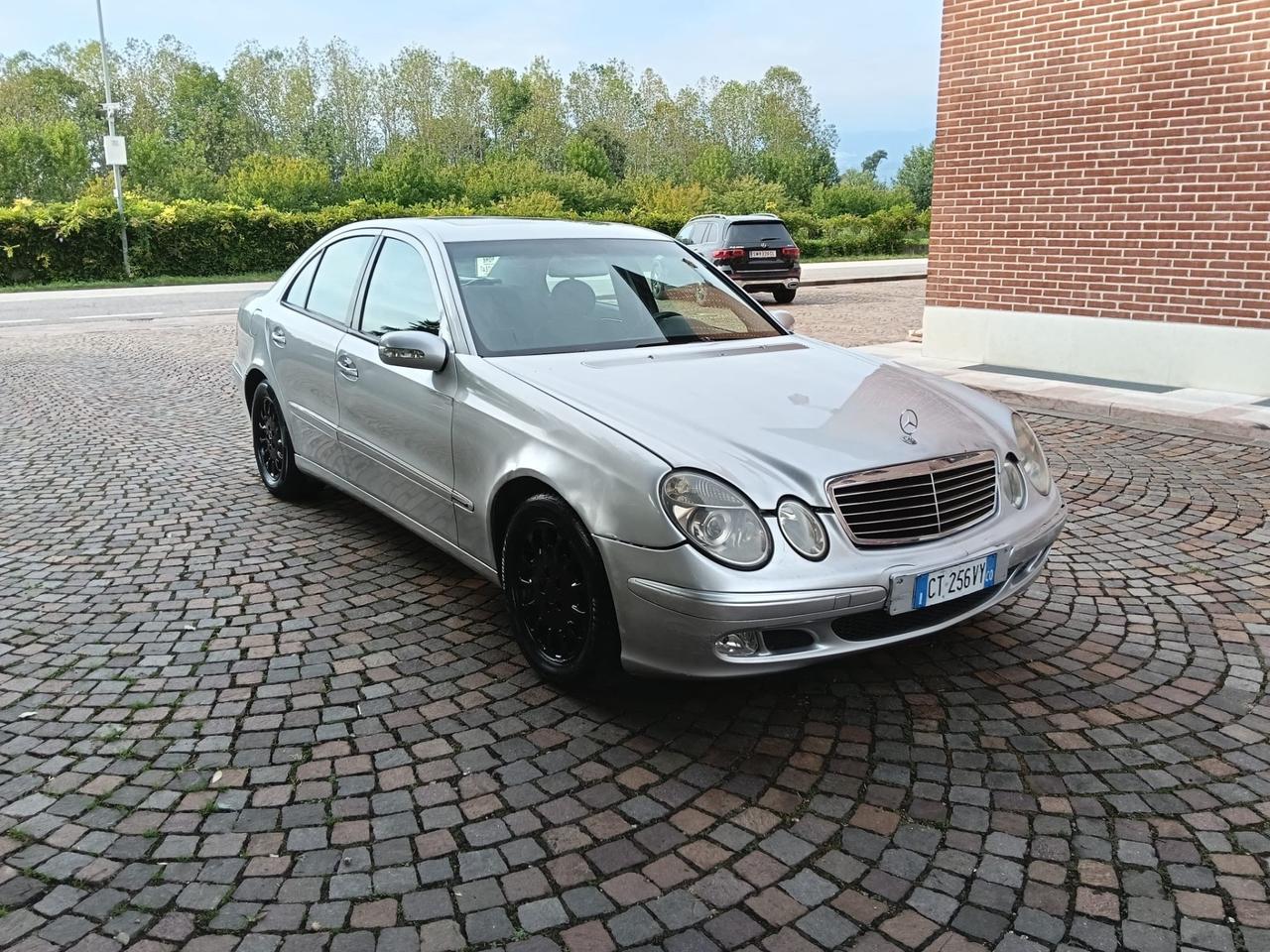 Mercedes-benz E 220 CDI cat Elegance