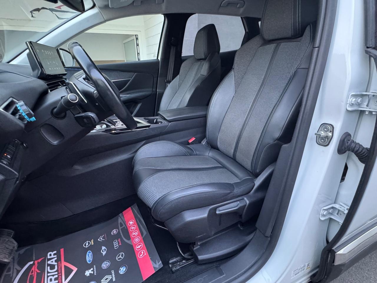 Peugeot 3008 BlueHDi 130 EAT8 Allure Pack