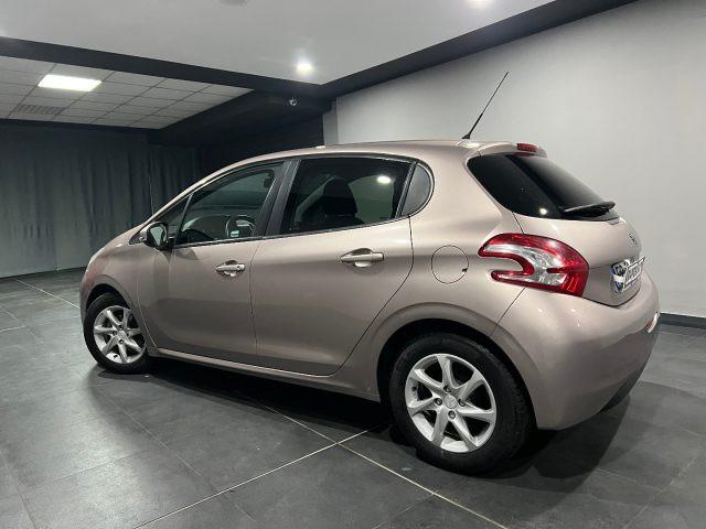 PEUGEOT 208 1.4 8V HDi 68CV 5p. Allure