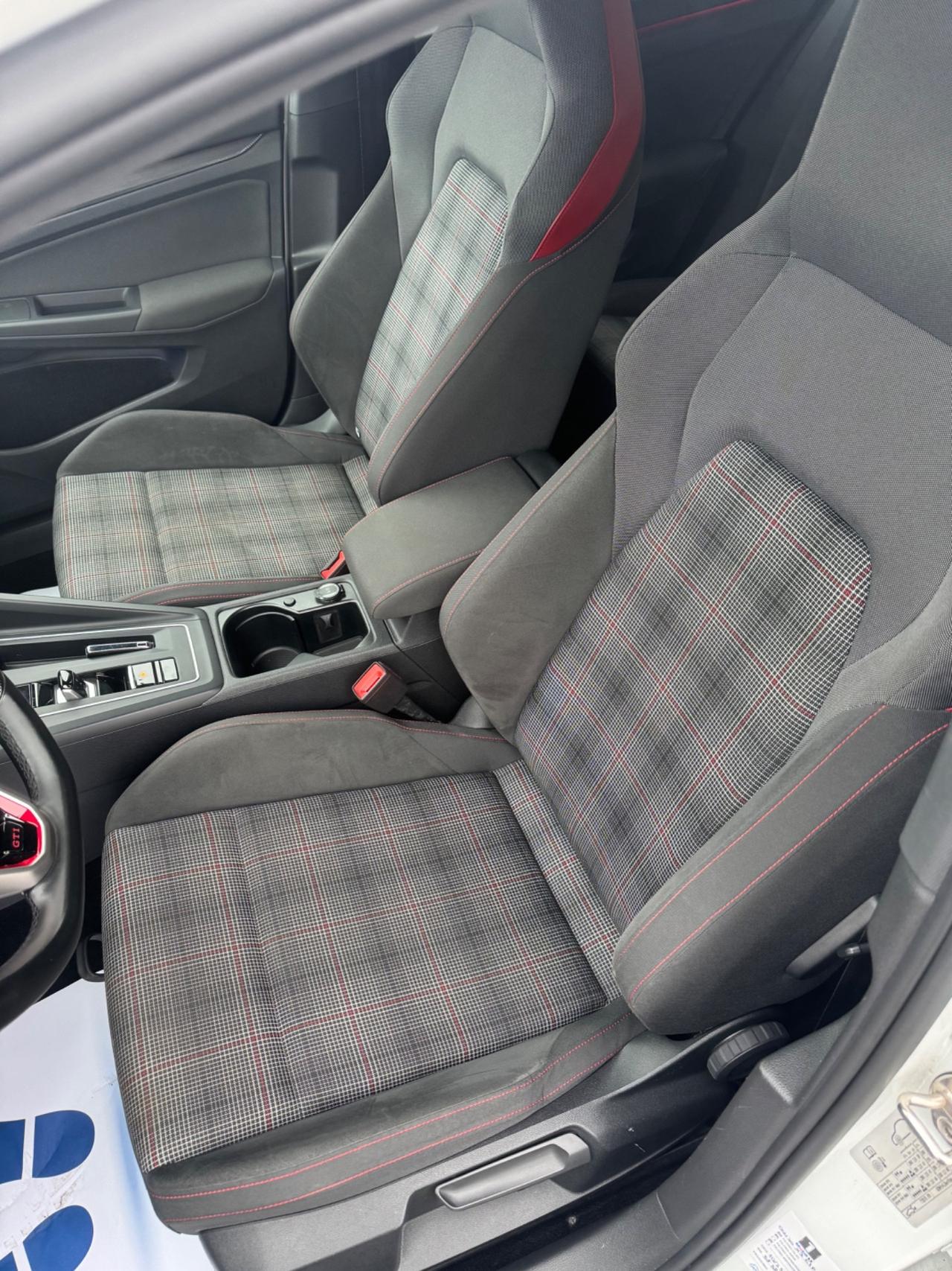 Volkswagen Golf GTI 2.0 TSI DSG