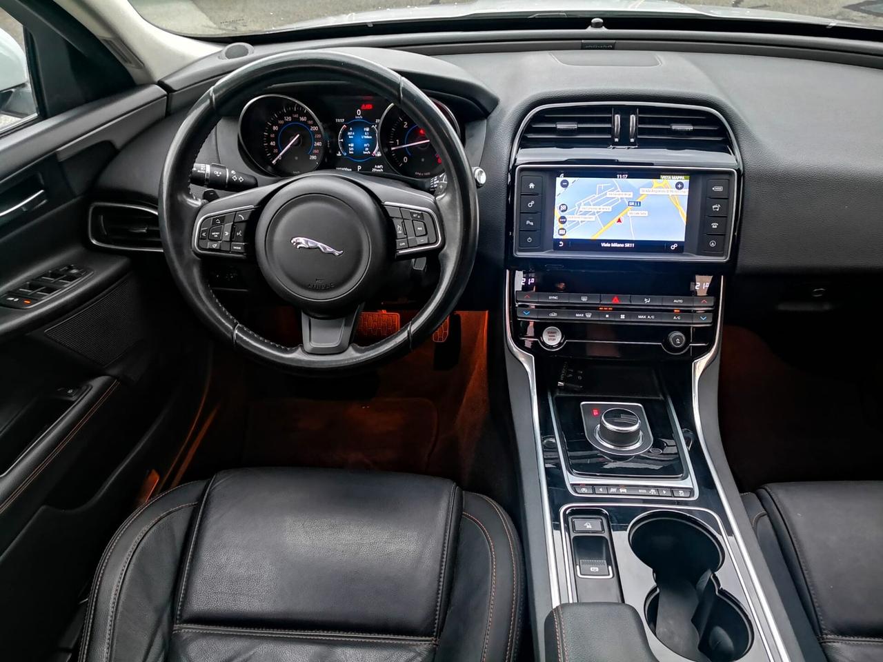 Jaguar XE 2.0 D 180 CV aut. ***NAVI***PELLE***
